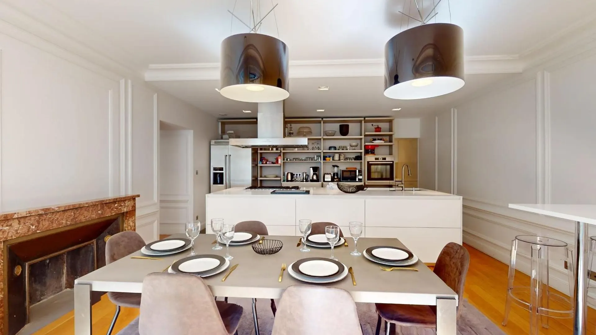Le N 10 - Apartment Of 200 Sqm With Patio Of 35 Square Meters In Old Town Annecy Frankreich